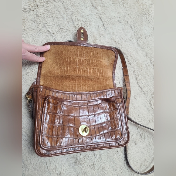 Vintage Dooney & Burke Bayou Collection Croc-Embossed Leather Crossbody Bag - Picture 6 of 14